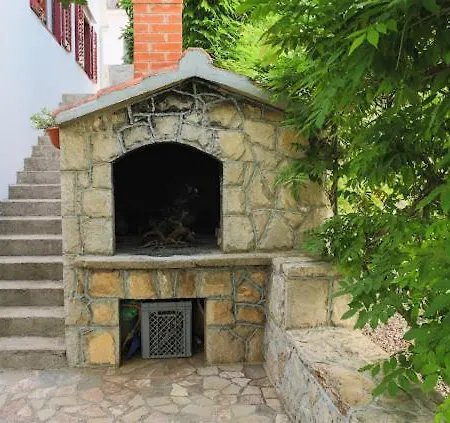 Old Stone House - Mira